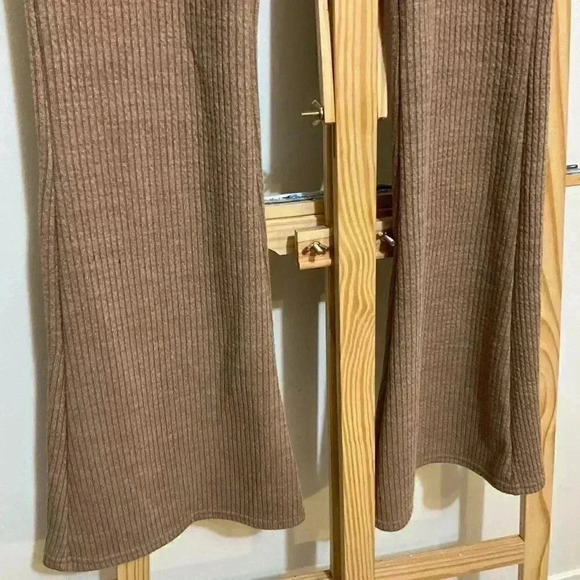 American Eagle size small stretchy pants with flare bottoms,tan - Picture 2 of 7